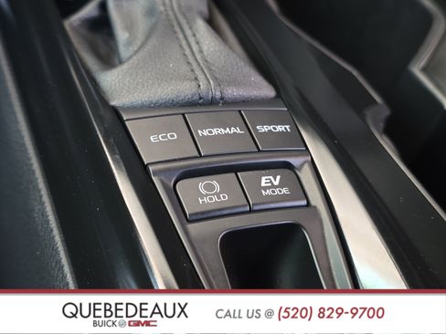 Used 2025 Toyota Camry SE w/ Convenience Package FWD image 21