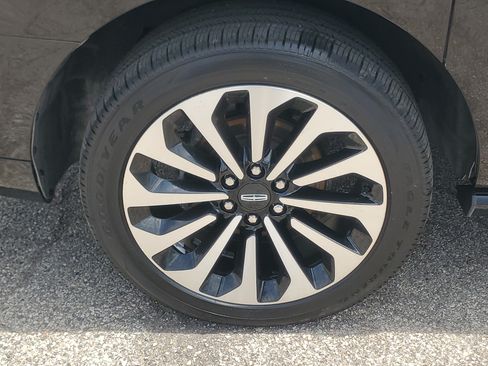 Certified 2023 Lincoln Navigator L Reserve AWD/4WD image 7