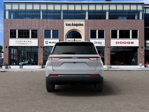 New 2026 Jeep Grand Cherokee Limited w/ Limited Altitude Package image 7