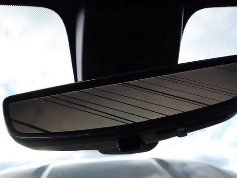 Used 2022 GMC Yukon Denali w/ Denali Premium Package image 27