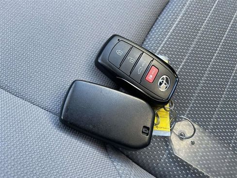 Certified 2024 Toyota Corolla SE image 31