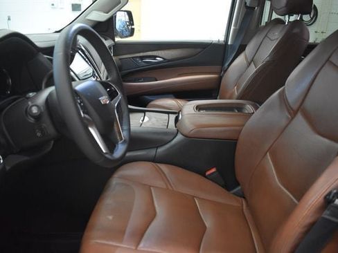 Used 2017 Cadillac Escalade ESV Premium Luxury AWD/4WD image 22
