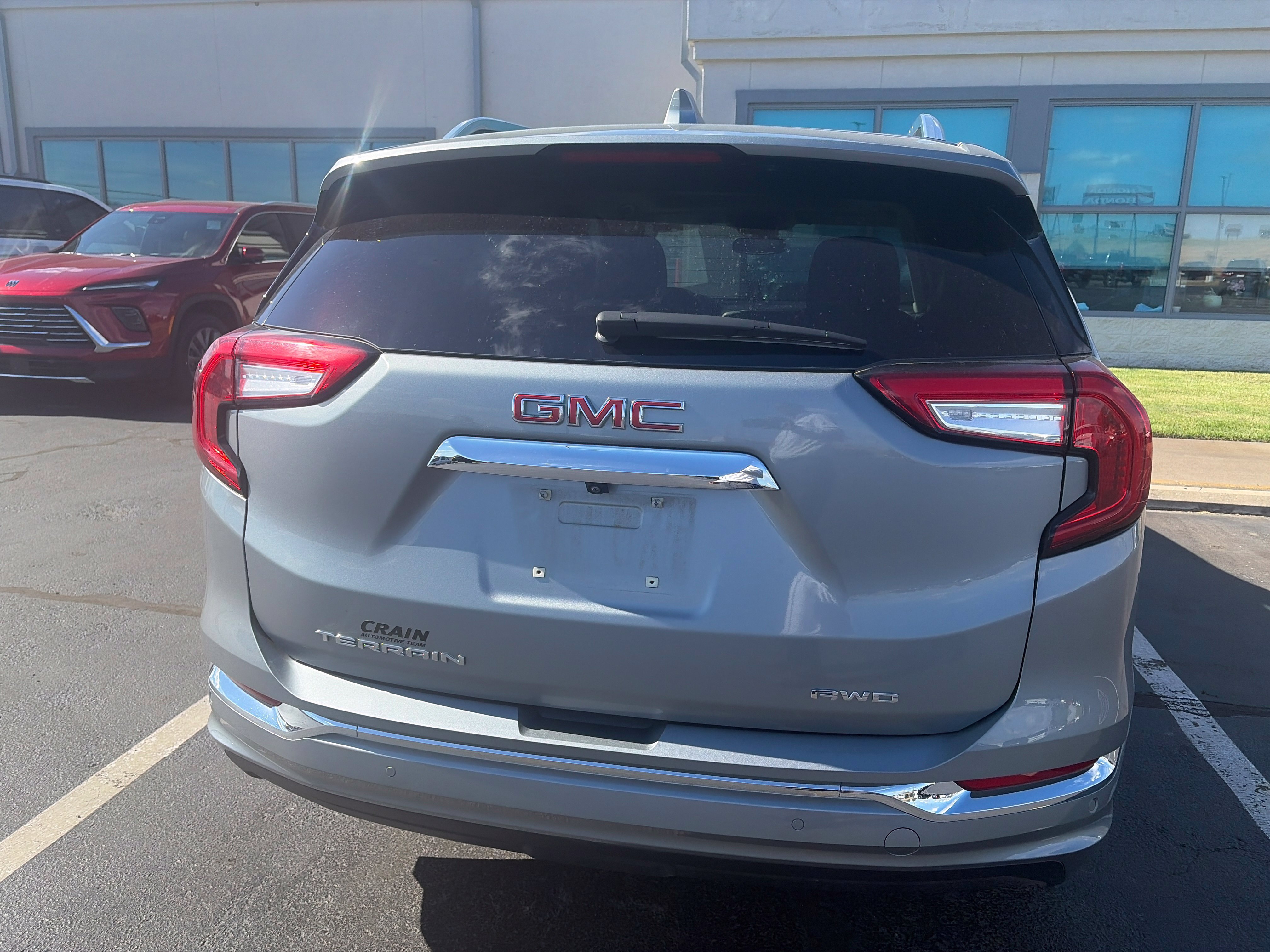 Used 2024 GMC Terrain Denali w/ Denali Premium Package AWD/4WD image 6