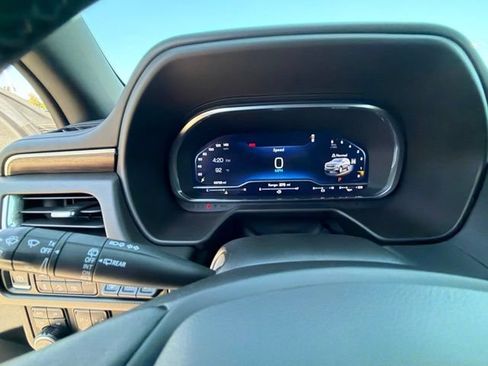 Certified 2022 Chevrolet Suburban High Country AWD/4WD image 17