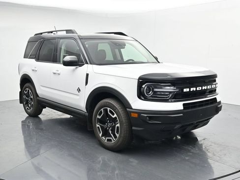 Used 2021 Ford Bronco Sport Outer Banks AWD/4WD image 2