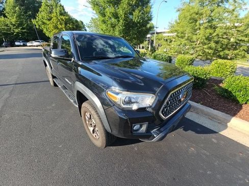 Used 2019 Toyota Tacoma TRD Off-Road AWD/4WD image 7