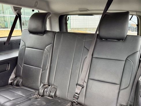 Used 2020 Chevrolet Suburban LT image 12