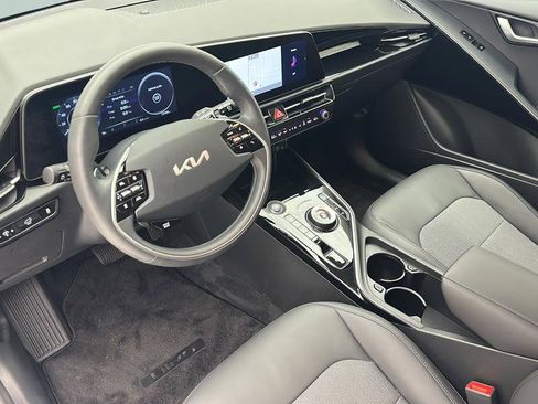 Used 2024 Kia Niro Wind w/ Wind Preserve Package FWD image 12