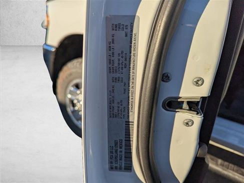 Used 2022 RAM 2500 Tradesman w/ Chrome Appearance Group image 15