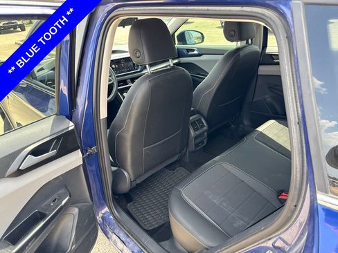 Used 2023 Volkswagen Taos SE FWD image 7