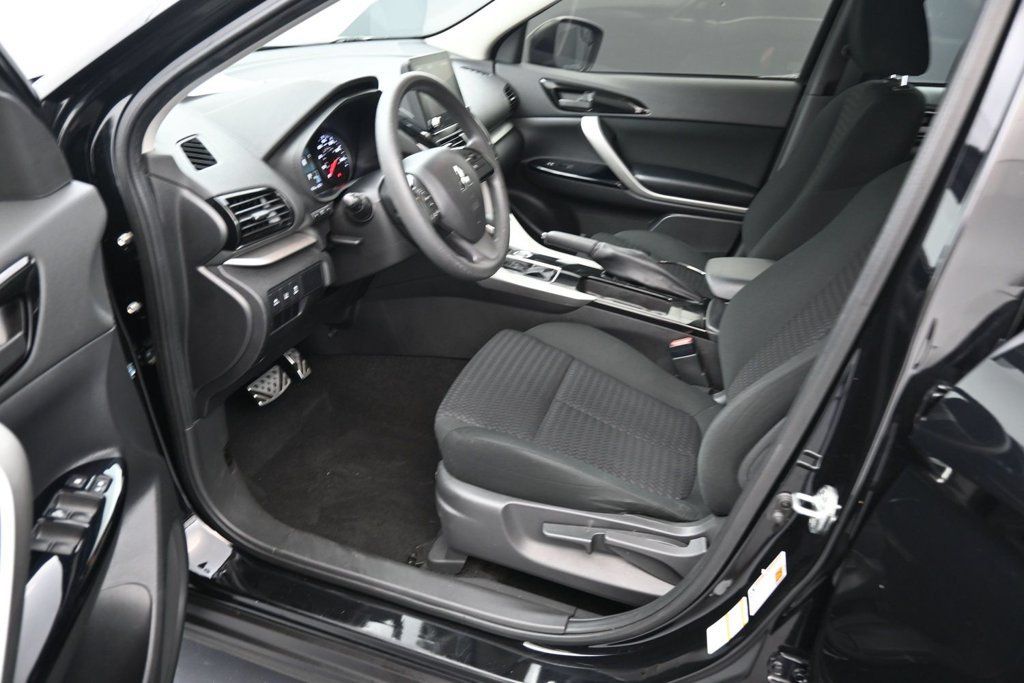 Used 2022 Mitsubishi Eclipse Cross LE AWD/4WD image 14