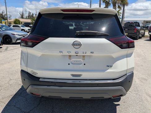Used 2023 Nissan Rogue SV FWD image 5