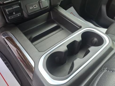 Used 2021 GMC Sierra 1500 Elevation w/ Preferred Package image 17