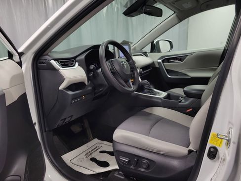 Used 2023 Toyota RAV4 XLE image 12