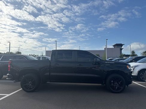 Used 2024 Chevrolet Silverado 1500 RST image 2