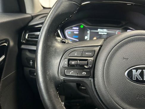 Used 2021 Kia Niro Touring image 17