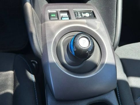 Used 2025 Nissan Leaf S FWD image 19