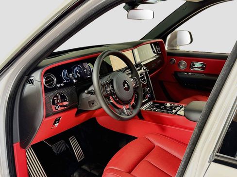 Used 2025 Rolls-Royce Cullinan Black Badge AWD/4WD image 13