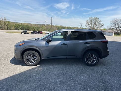 Used 2024 Nissan Rogue S AWD/4WD image 4