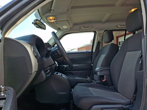 Used 2014 Jeep Patriot Latitude image 16