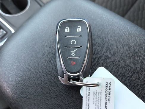 Used 2020 Chevrolet Equinox LT w/ Driver Convenience Package AWD/4WD image 9