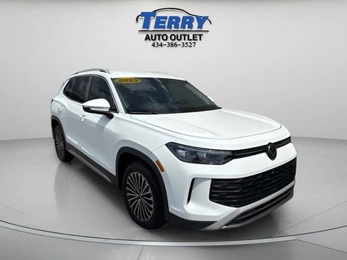 Used 2025 Volkswagen Tiguan S w/ 18" Wheel Package FWD image 1