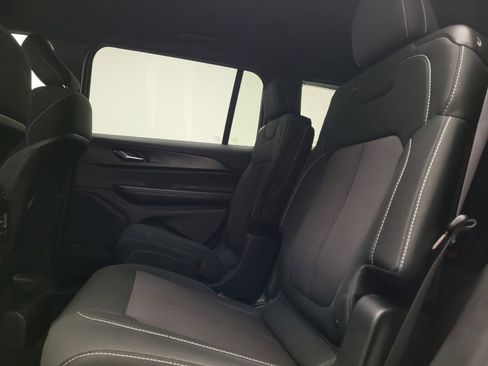 Used 2024 Jeep Grand Cherokee L Laredo AWD/4WD image 18