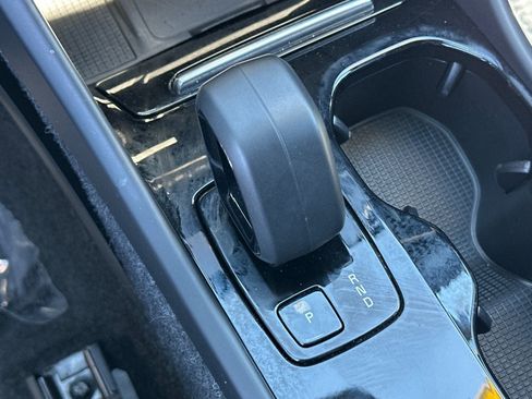 Certified 2025 Volvo EX40 Core AWD/4WD image 23