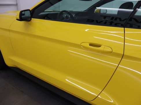 Used 2016 Ford Mustang Convertible w/ Equipment Group 051A RWD image 31