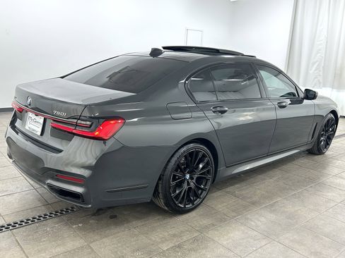 Used 2021 BMW 750i xDrive w/ Executive Package image 5