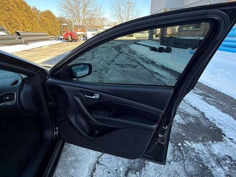 Used 2013 Dodge Dart Limited w/ Technology Group image 28