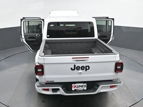 Certified 2023 Jeep Gladiator Overland image 64