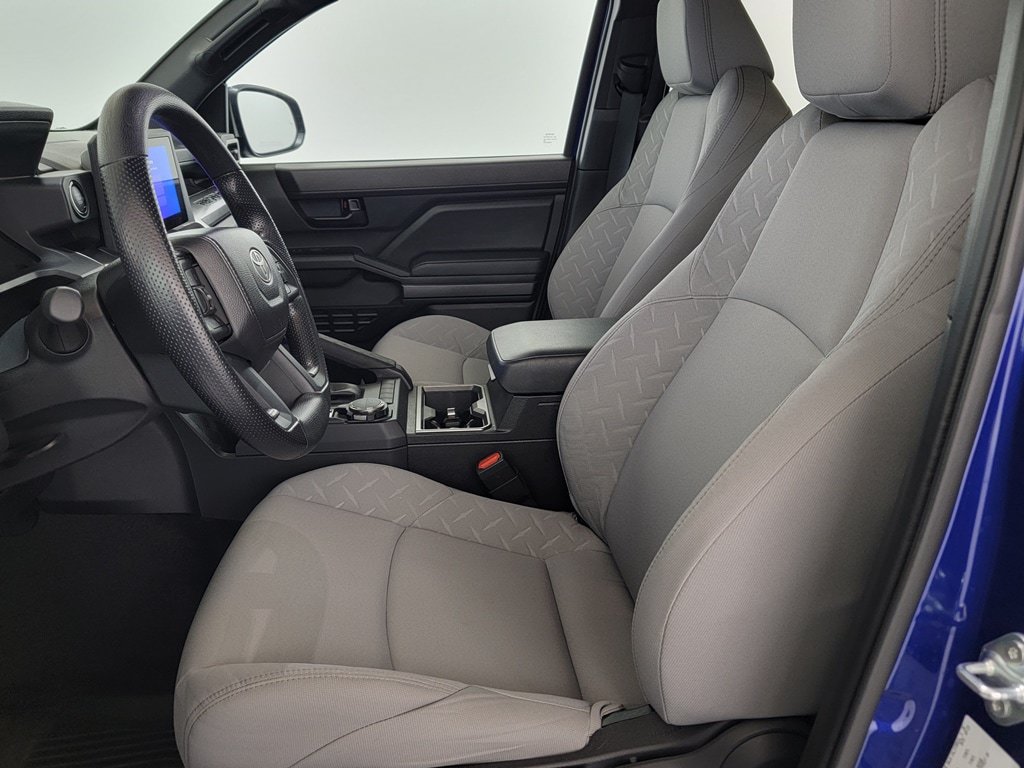 Used 2025 Toyota Tacoma SR5 AWD/4WD image 14