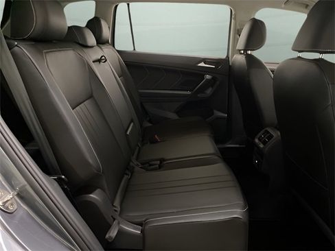 Used 2022 Volkswagen Tiguan SE image 73
