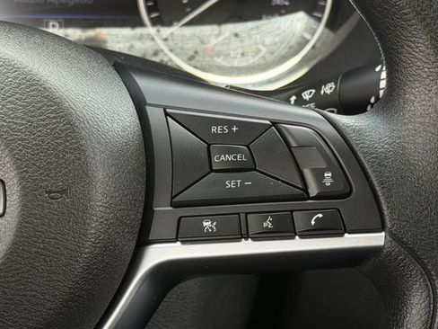 Used 2025 Nissan Sentra SV FWD image 14