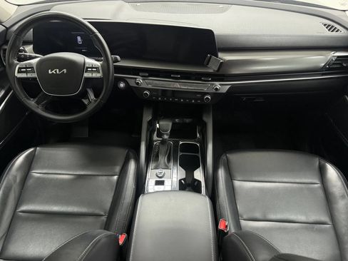 Used 2024 Kia Telluride LX FWD image 2
