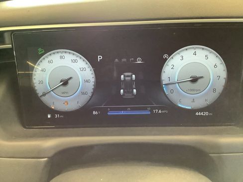 Certified 2023 Hyundai Tucson Limited AWD/4WD image 9