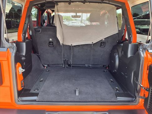 Used 2023 Jeep Wrangler Unlimited Rubicon w/ LED Lighting Group image 22