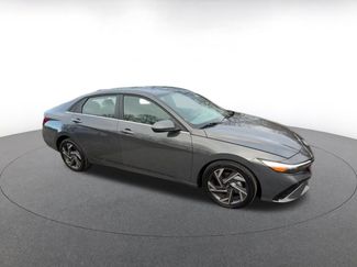 Used 2025 Hyundai Elantra SEL video 2