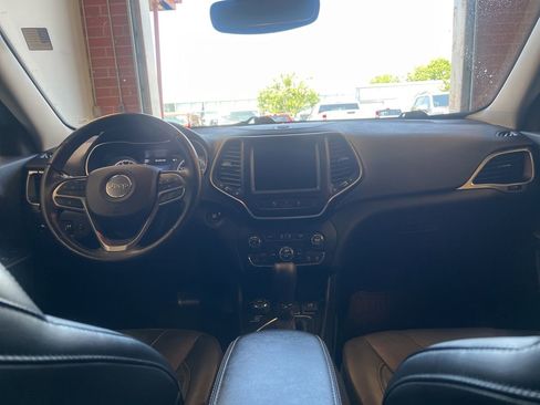 Used 2021 Jeep Cherokee Latitude Lux w/ Comfort/Convenience Group AWD/4WD image 20