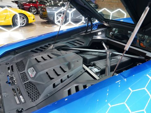 Used 2020 Lamborghini Huracan EVO RWD image 37