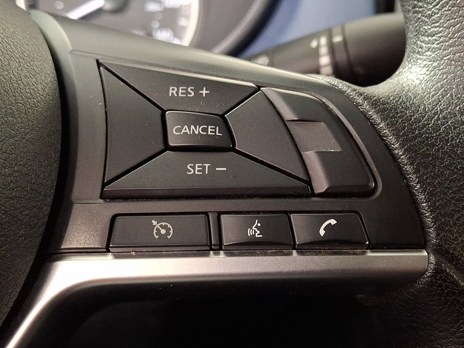 Used 2025 Nissan Versa SV FWD image 21