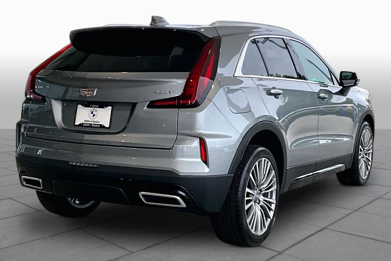 Used 2024 Cadillac XT4 Premium Luxury FWD image 12