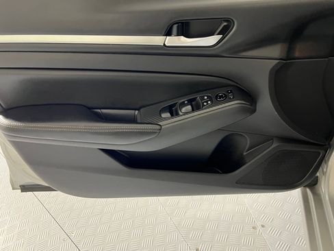 Used 2022 Nissan Altima 2.5 SV image 12