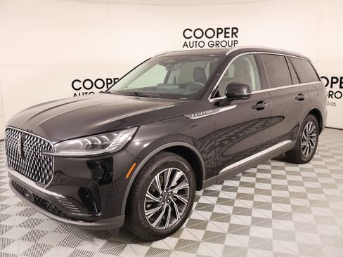 Used 2025 Lincoln Aviator AWD w/ Equipment Group 101A image 10