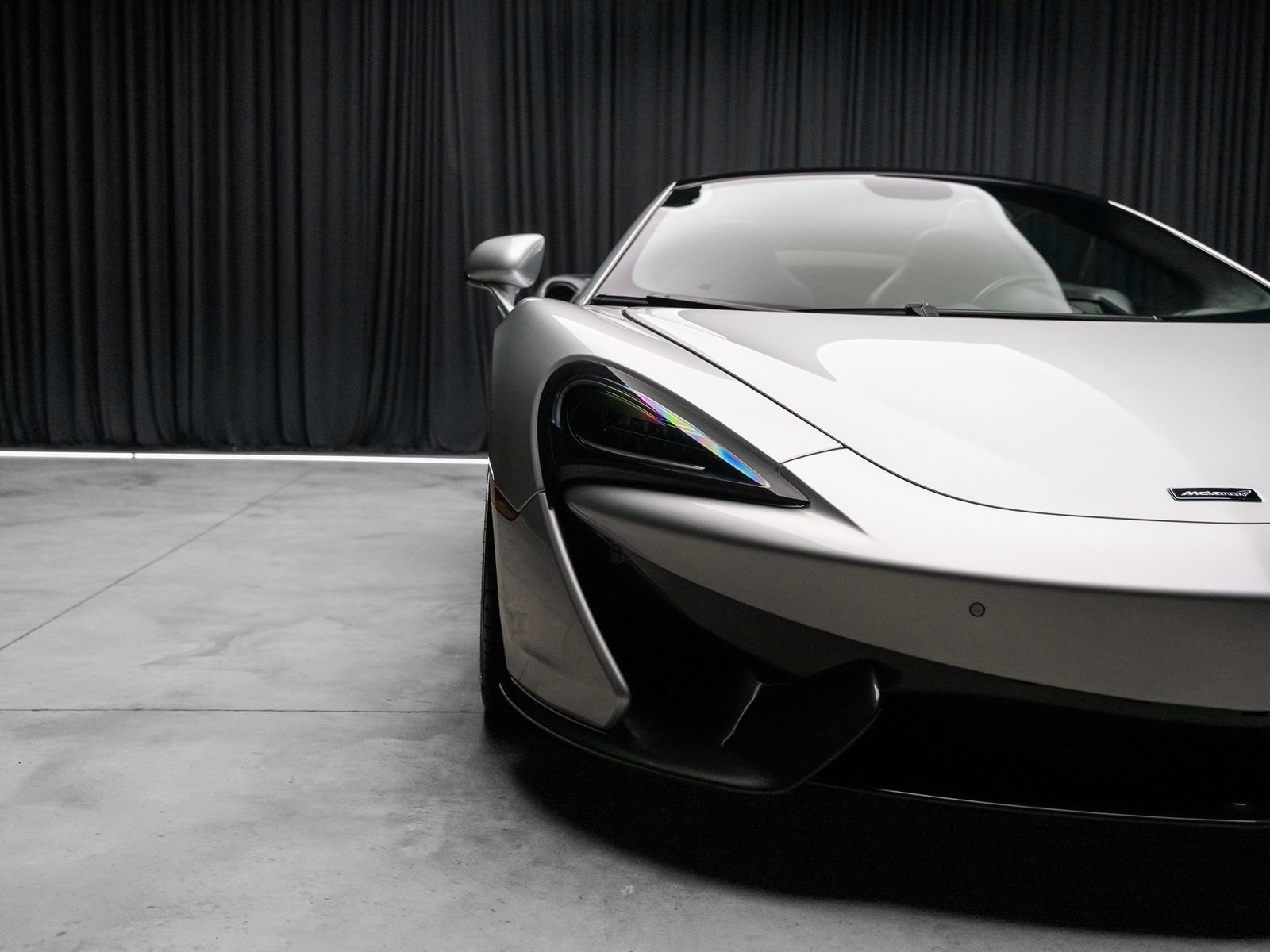 Used 2019 McLaren 570S Spider RWD image 17