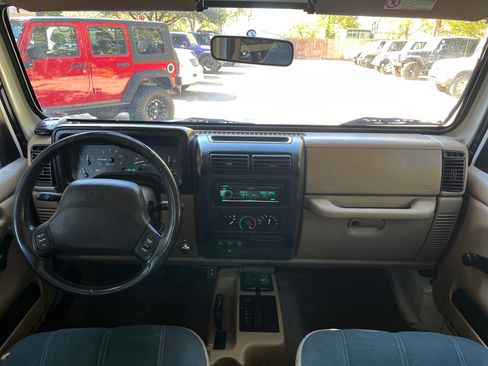 Used 1999 Jeep Wrangler Sahara image 21