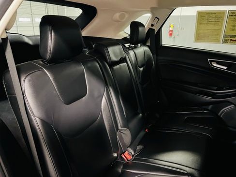 Used 2022 Ford Edge Titanium image 28