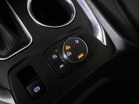 Used 2023 Chevrolet Traverse LT AWD/4WD image 27
