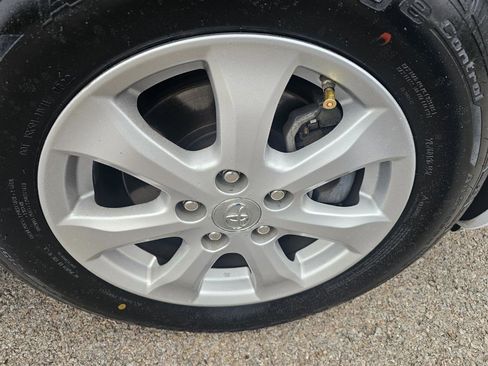 Used 2011 Toyota Camry LE w/ LE Extra-Value Pkg image 15